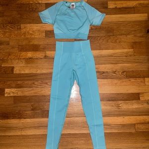 GYMSHARK ULTRA SEAMLESS LEGGINGS AND CROP TOP (teal/green)